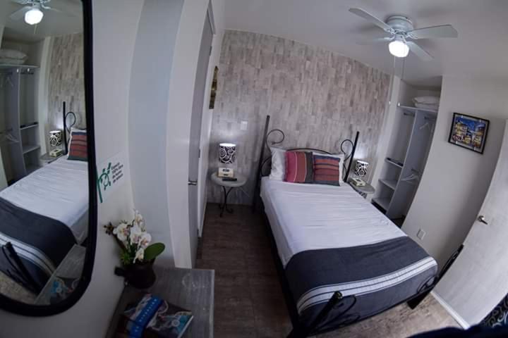 Hotel Tres Sofias Керетаро Экстерьер фото